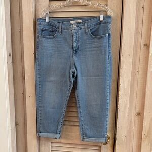 Levi's Women's Denim Capri Jeans- 311 Shaping Skinny Capri- Size 32
